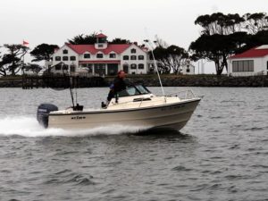 draggin bait is going the right direction according to the gale warning flag at the uscg lifesaving station 640x480 c